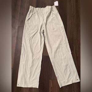 Athleta parachute Trekkie pant